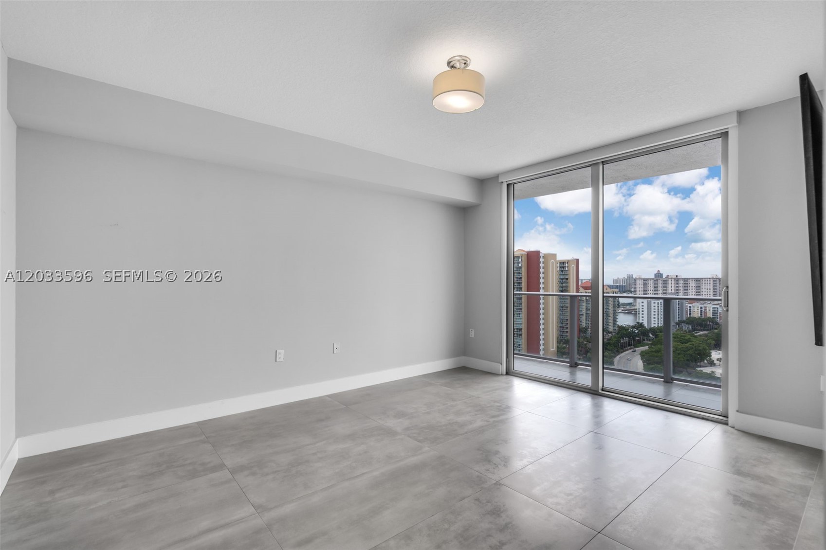 PARQUE TOWERS CONDO - Residential Lease