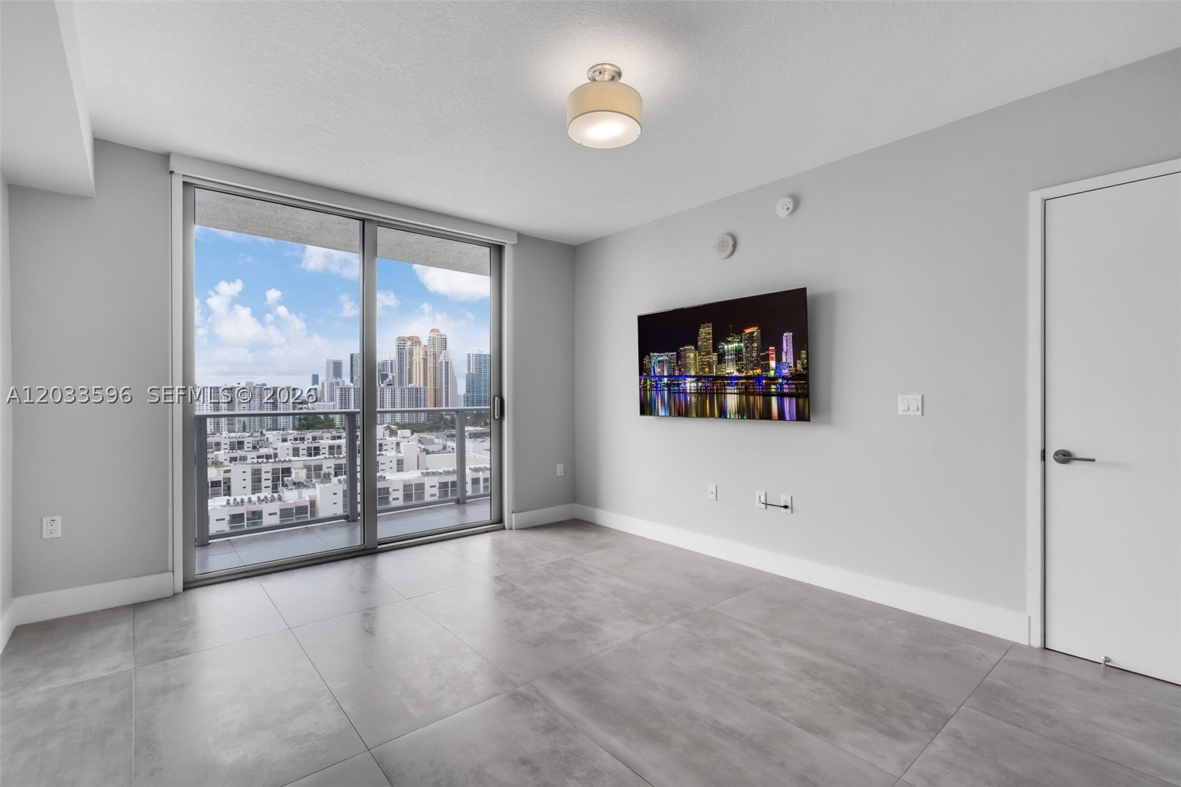 PARQUE TOWERS CONDO - Residential Lease