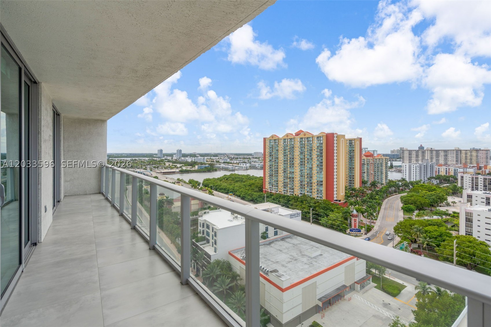 PARQUE TOWERS CONDO - Residential Lease