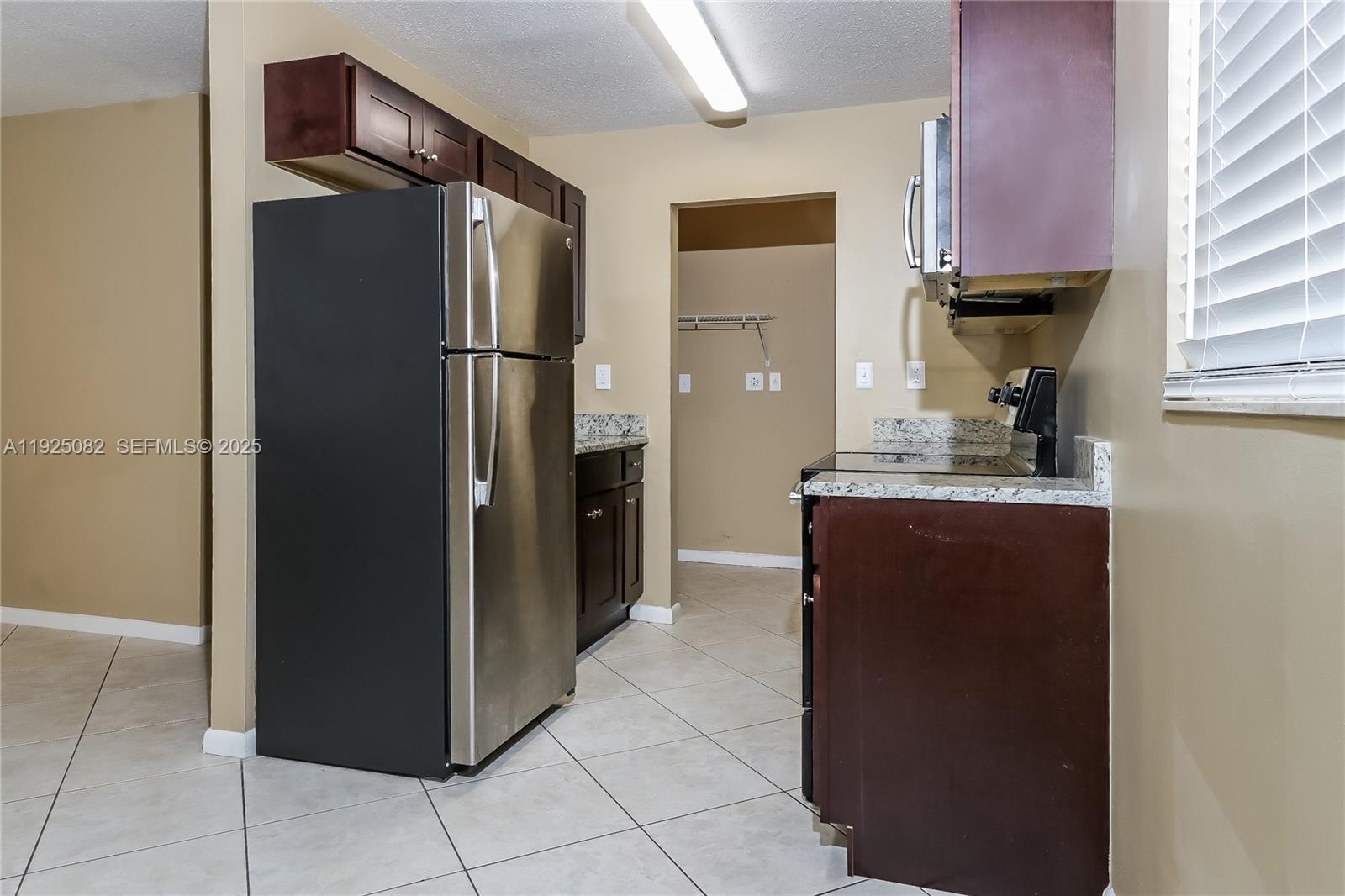 ROOSEVELT ESTATES - Residential Lease