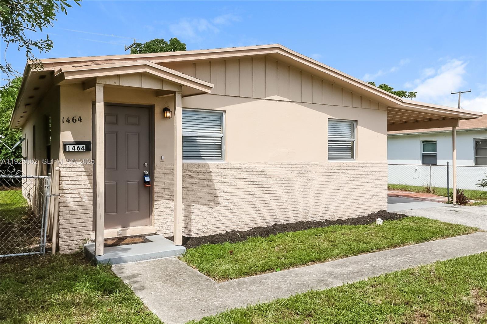 ROOSEVELT ESTATES - Residential Lease
