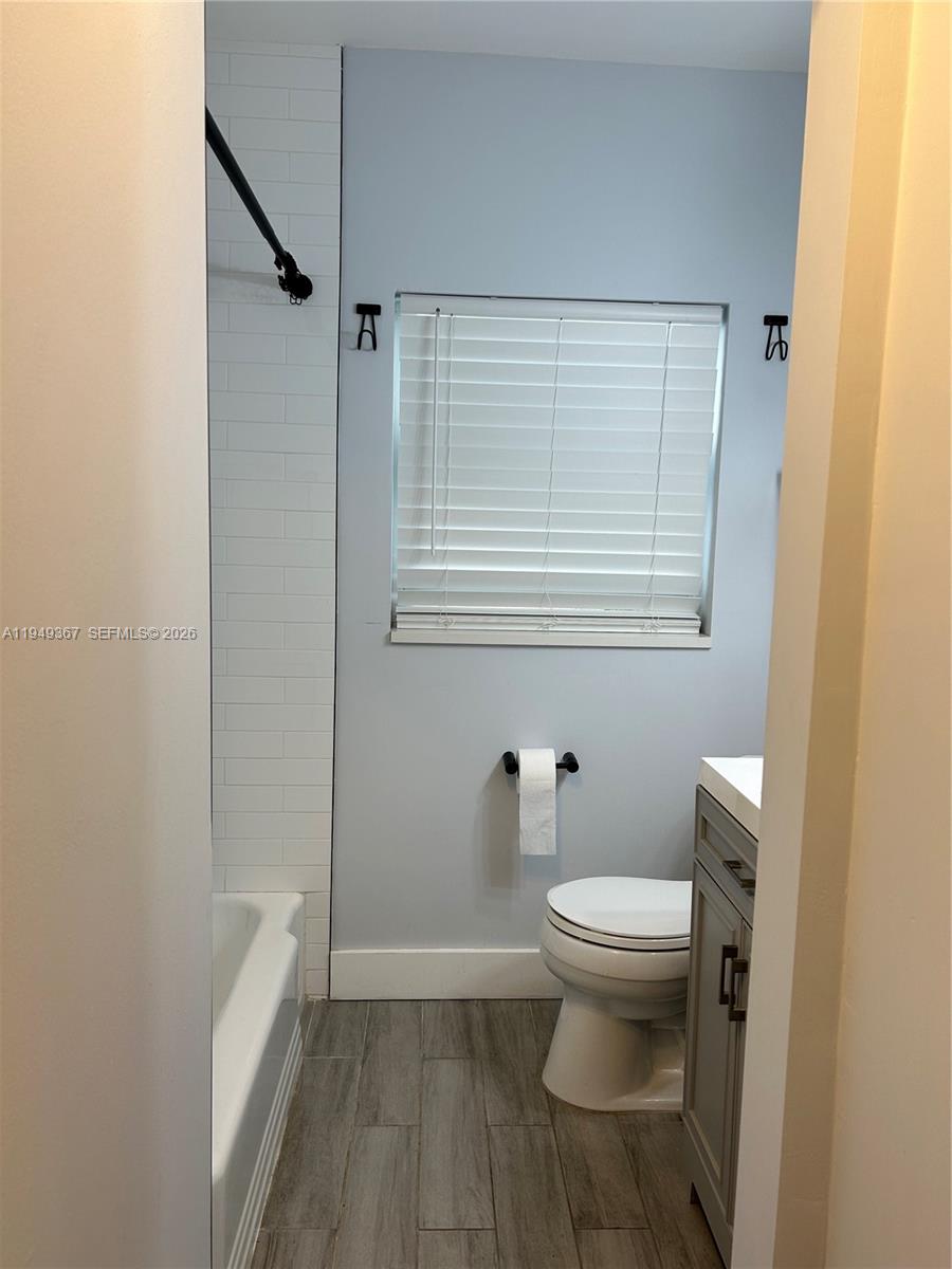 HILLSBORO SHORES EXECUTIV - Residential