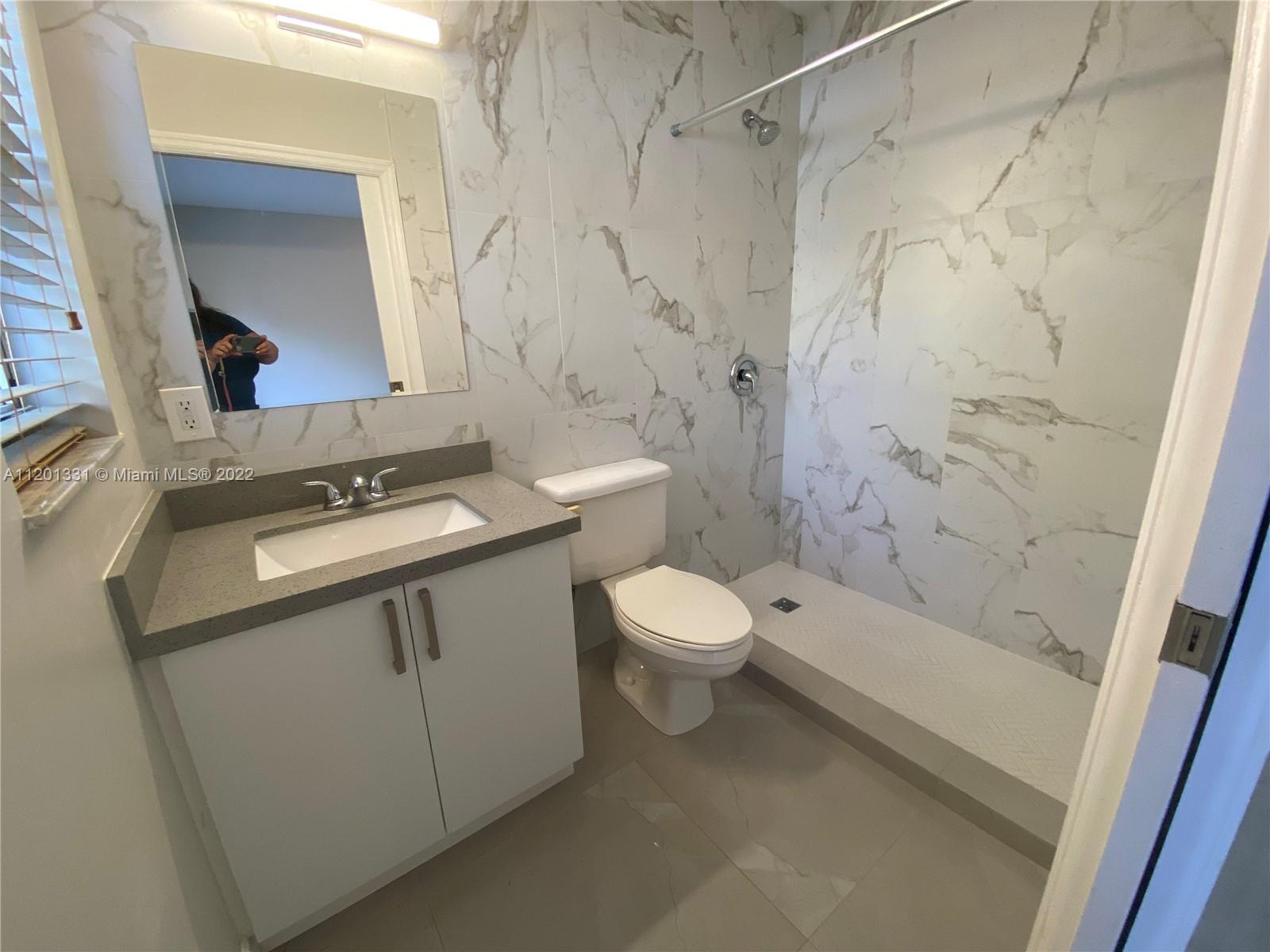 IMPERIAL VILLAS AT IMPERI - Residential