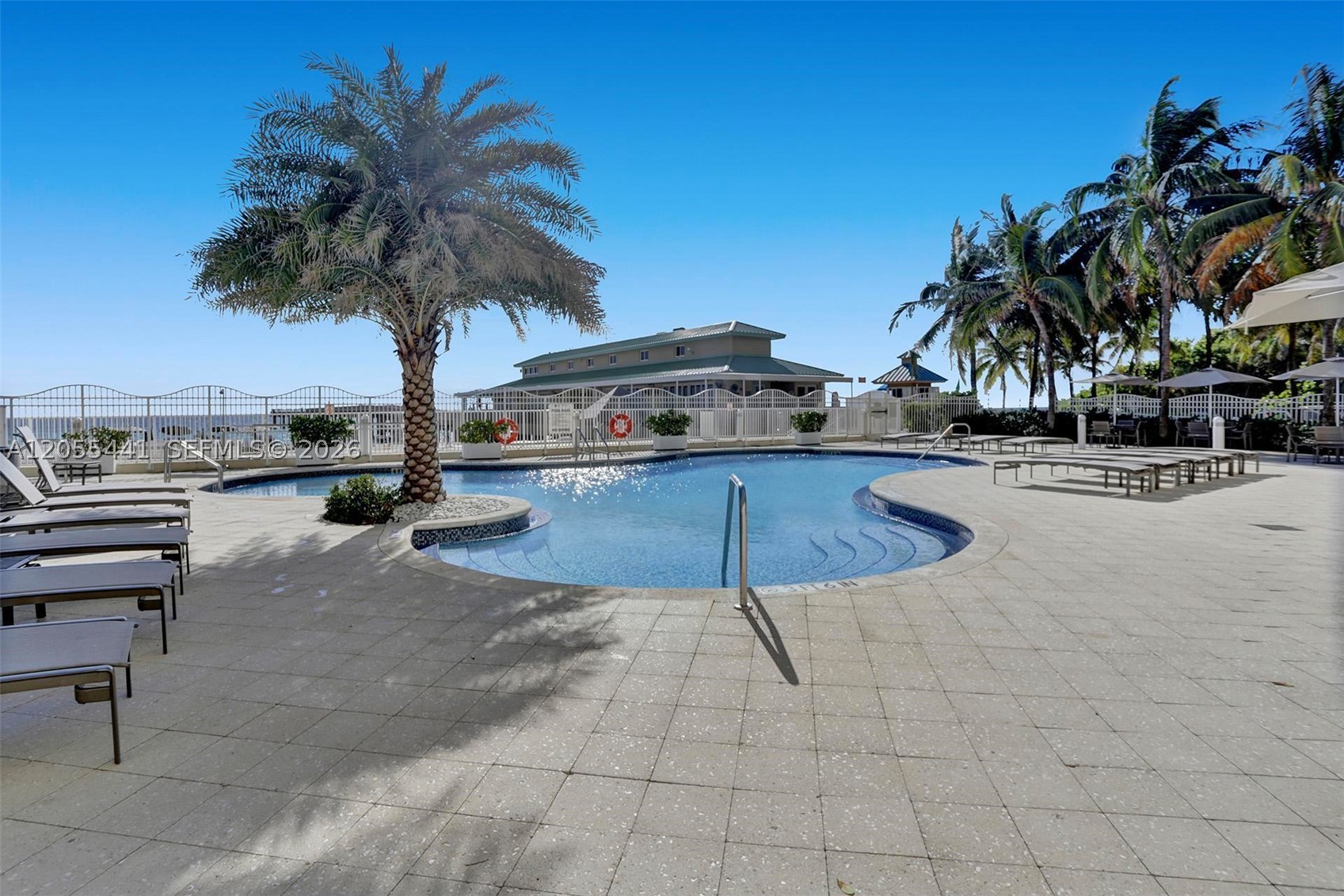 LA PERLA CONDO - Residential