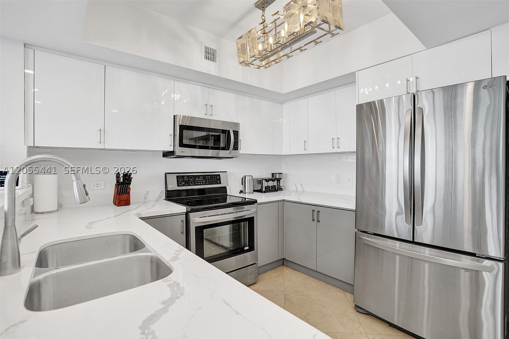 LA PERLA CONDO - Residential