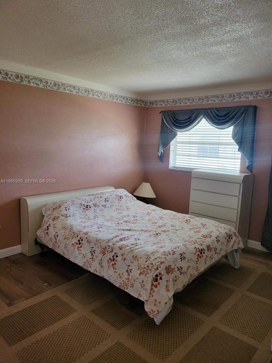 ADMIRAL CONDO APARTMENTS - Residential