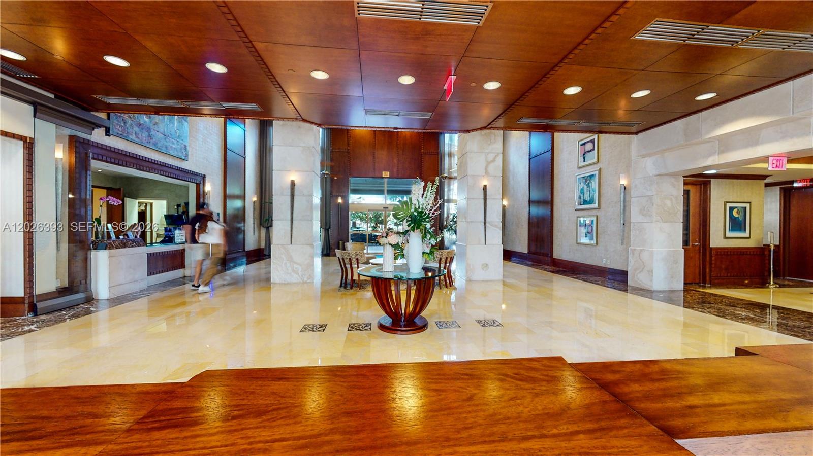 TURNBERRY ON THE GREEN CO - Residential Lease