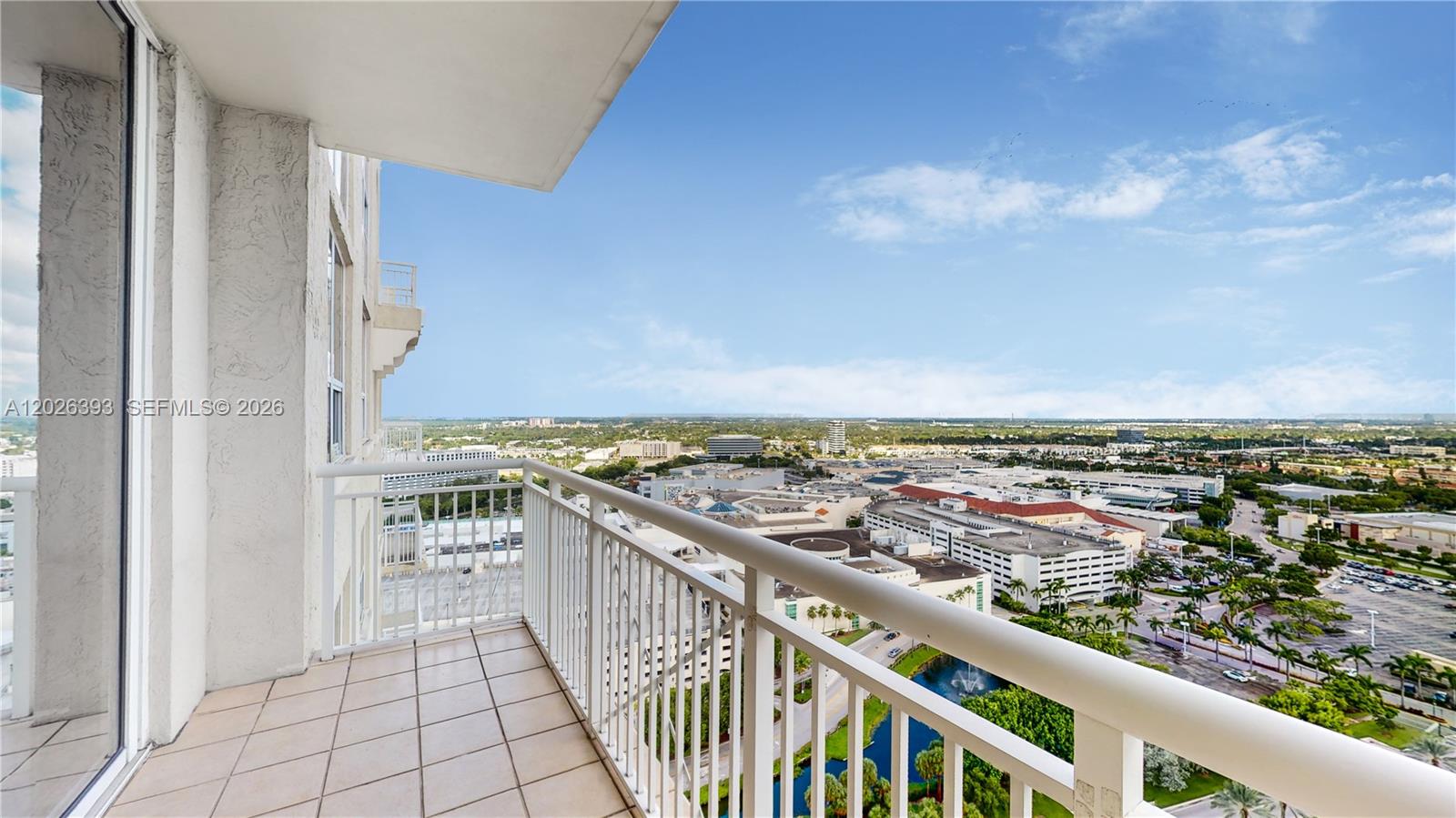 TURNBERRY ON THE GREEN CO - Residential Lease