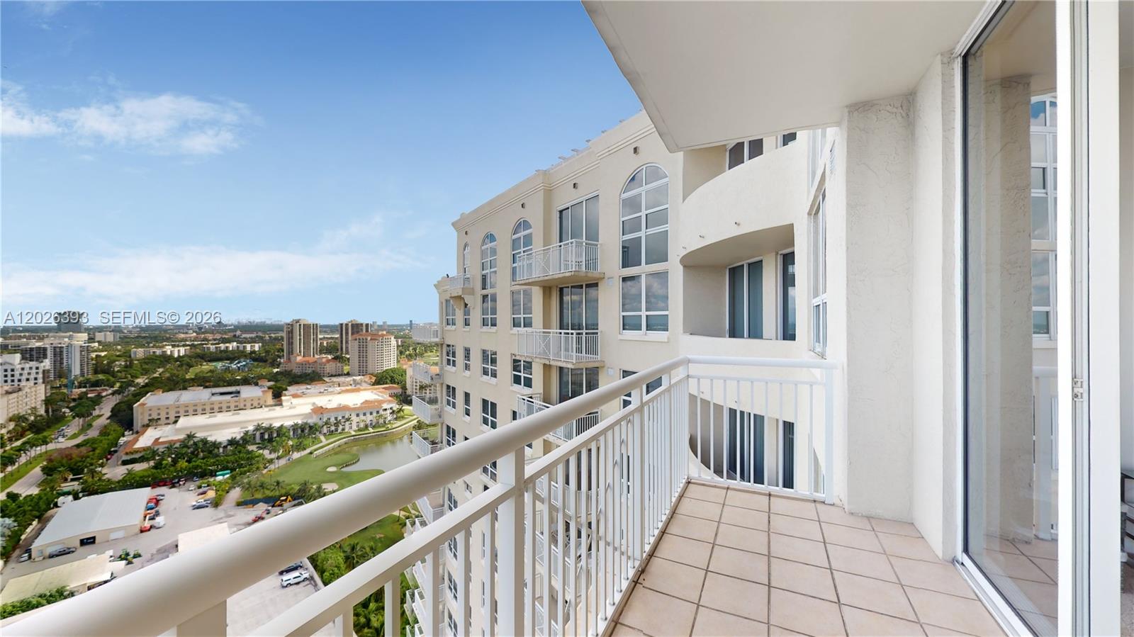 TURNBERRY ON THE GREEN CO - Residential Lease
