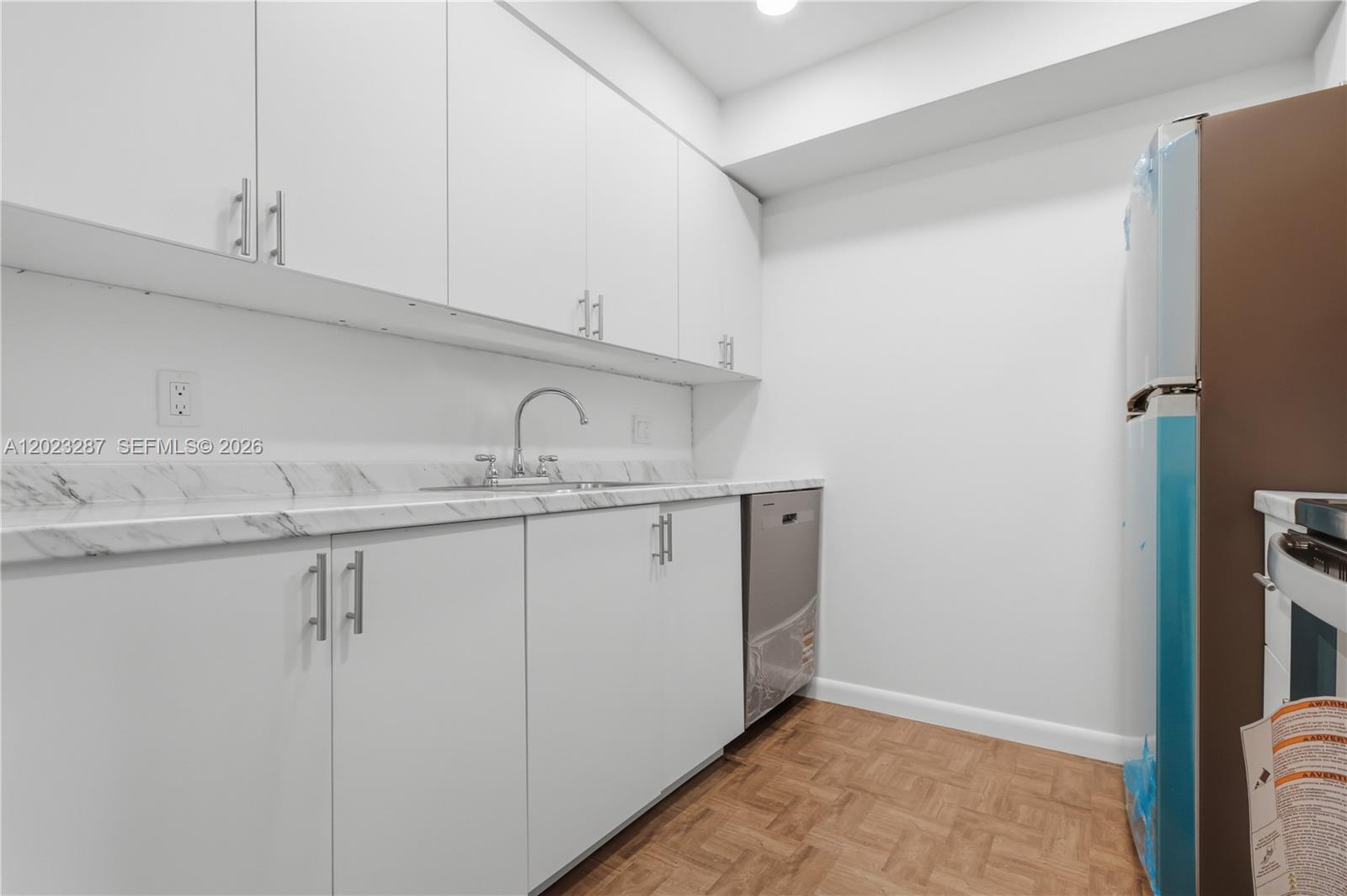 NEW HAMPTON AT CENTURY VI - Residential Lease