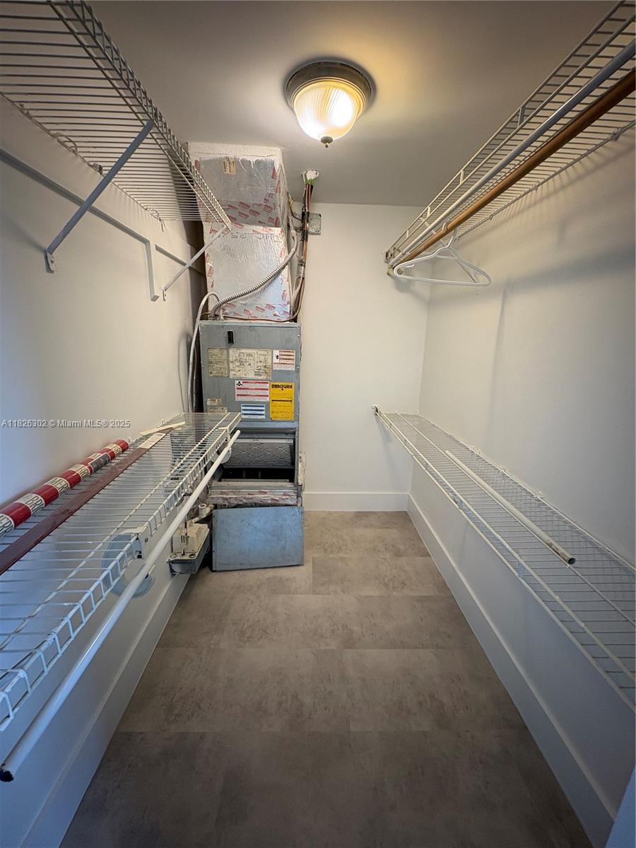 ROYAL POINCIANA CONDO - Residential Lease