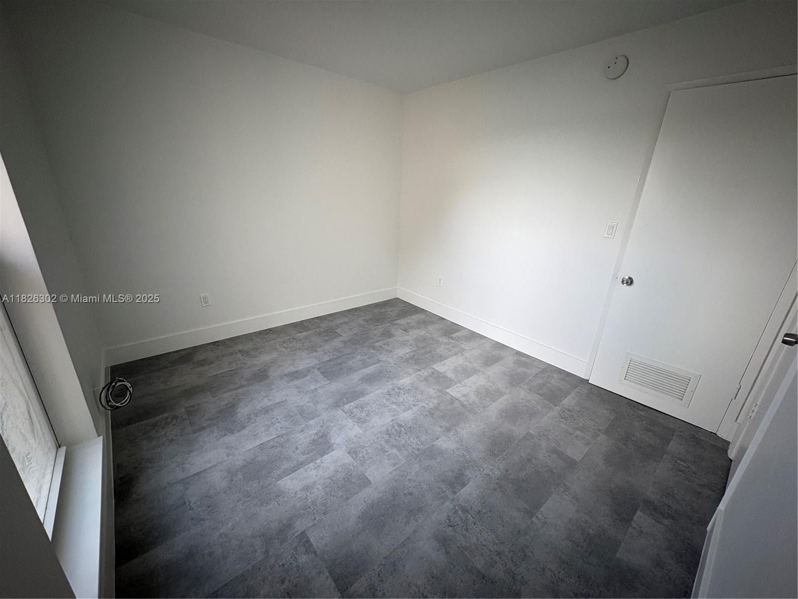 ROYAL POINCIANA CONDO - Residential Lease