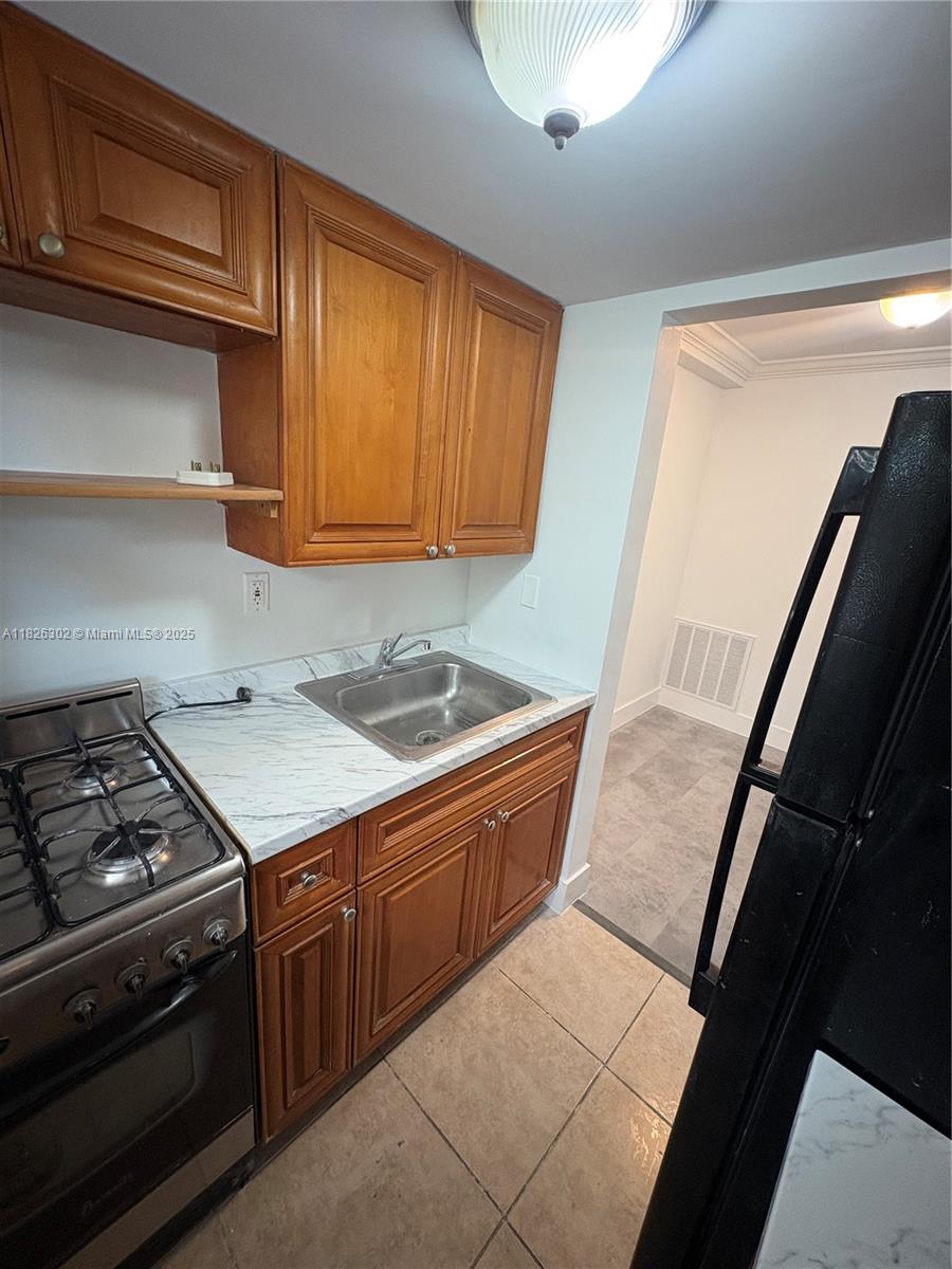 ROYAL POINCIANA CONDO - Residential Lease
