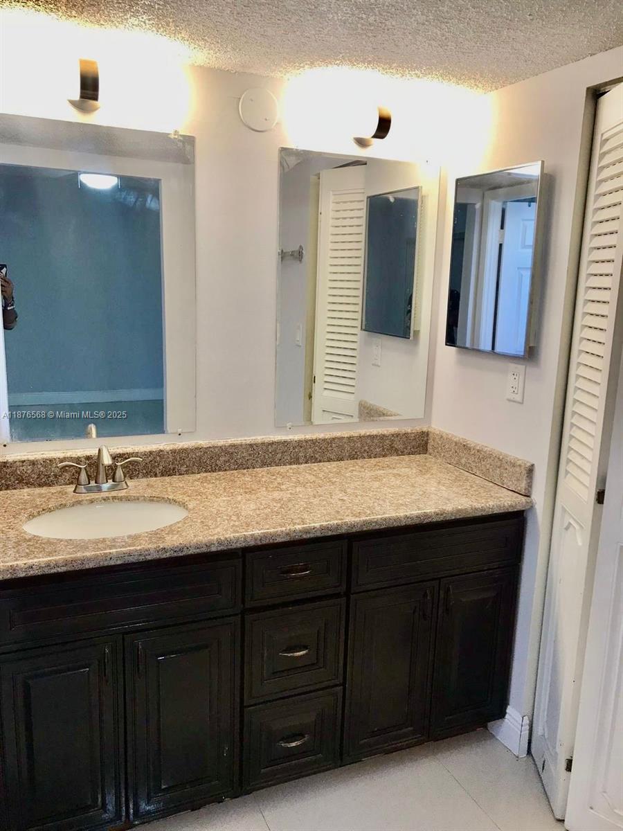VILLA DORADA CONDO NO 2 - Residential