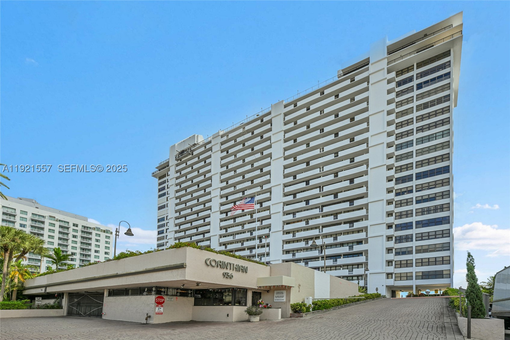 CORINTHIAN ON THE INTRACO - Residential
