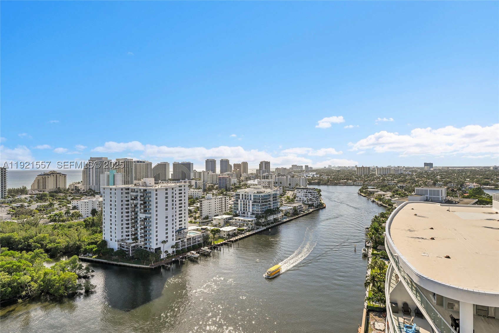 CORINTHIAN ON THE INTRACO - Residential