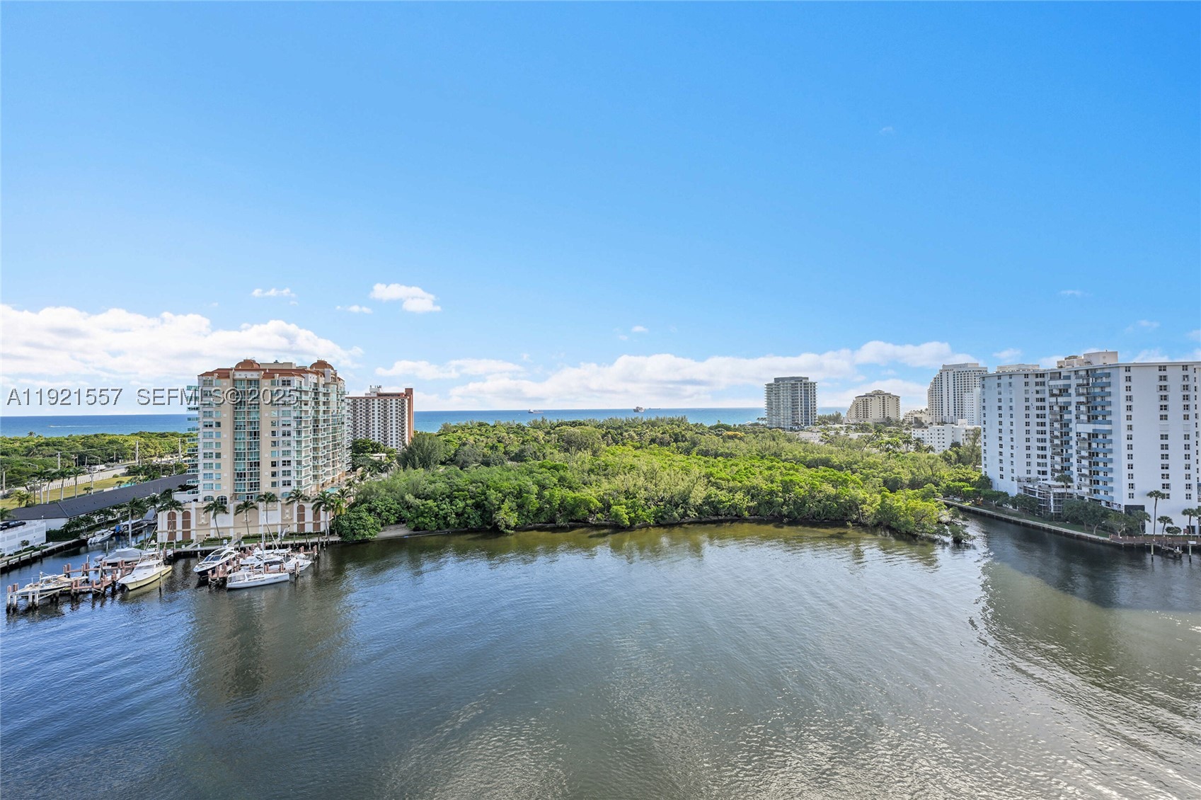 CORINTHIAN ON THE INTRACO - Residential