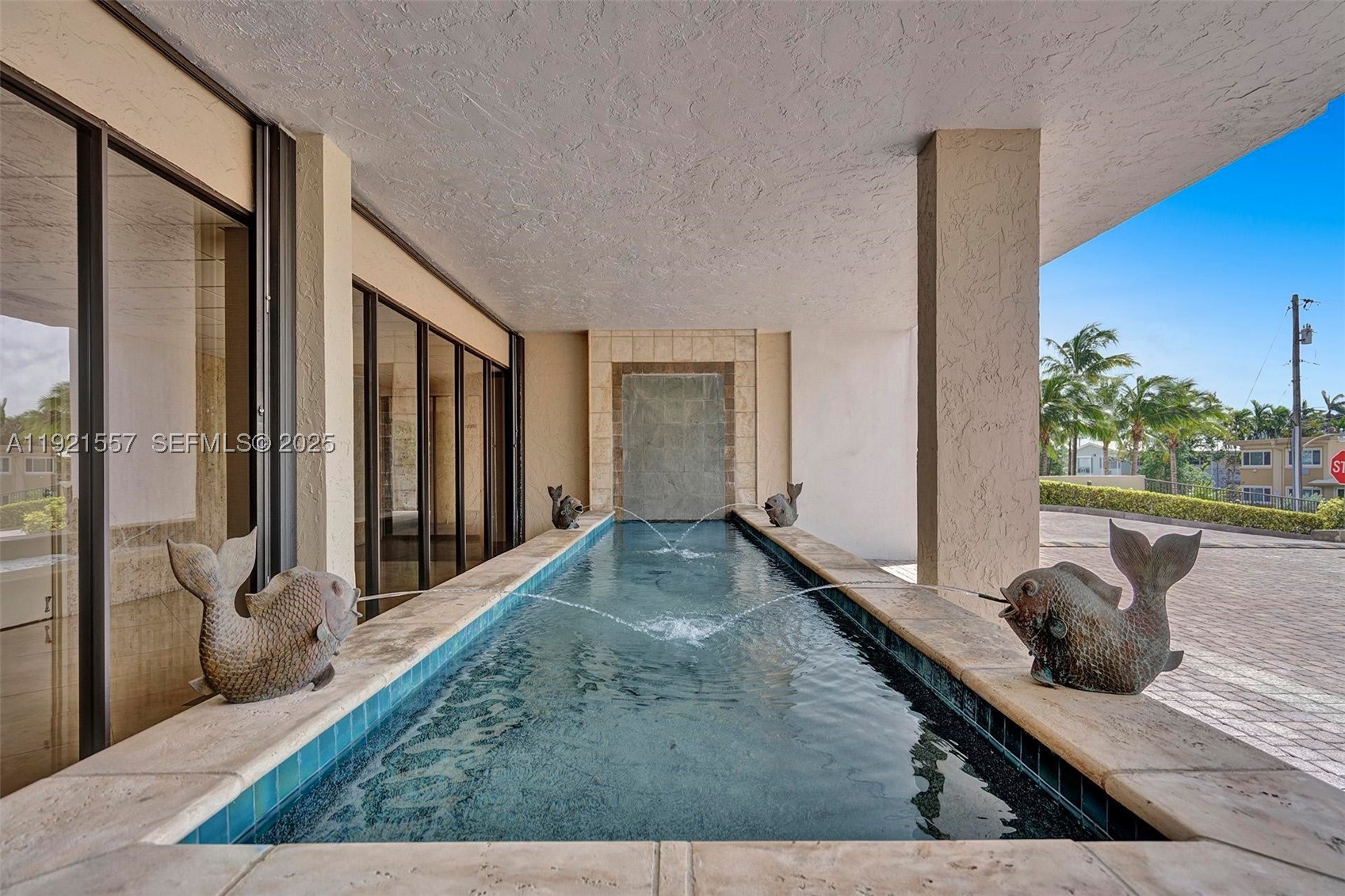 CORINTHIAN ON THE INTRACO - Residential