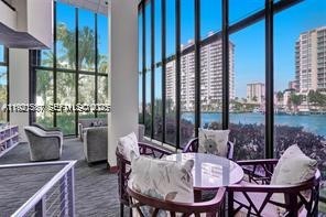 CORINTHIAN ON THE INTRACO - Residential