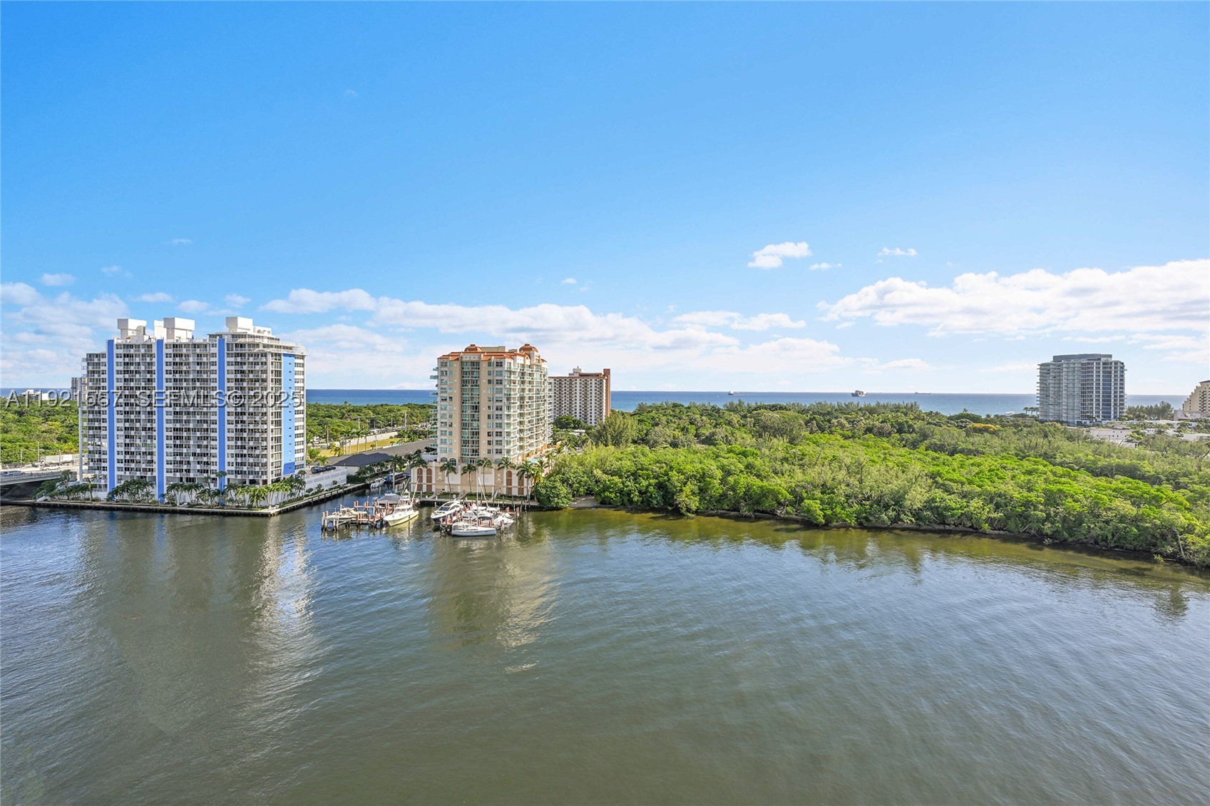 CORINTHIAN ON THE INTRACO - Residential