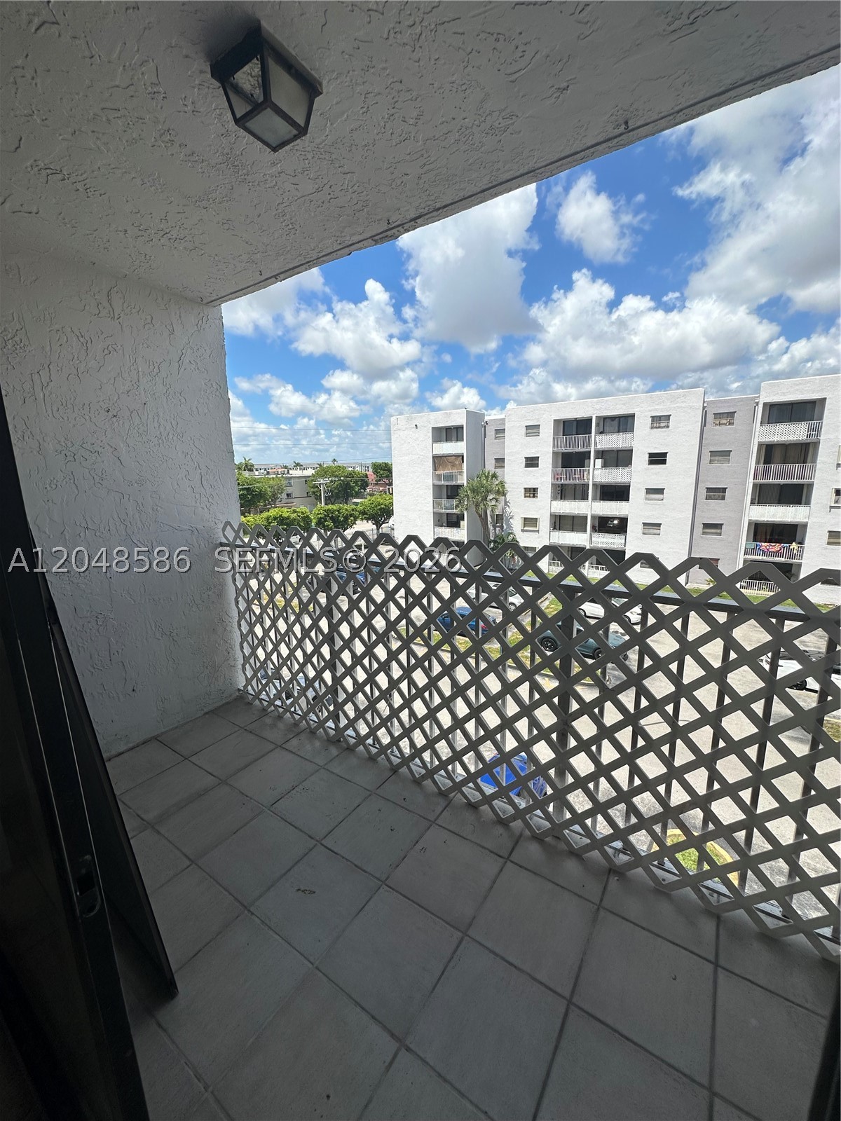 FONTAINEBLEAU GARDENS CON - Residential Lease