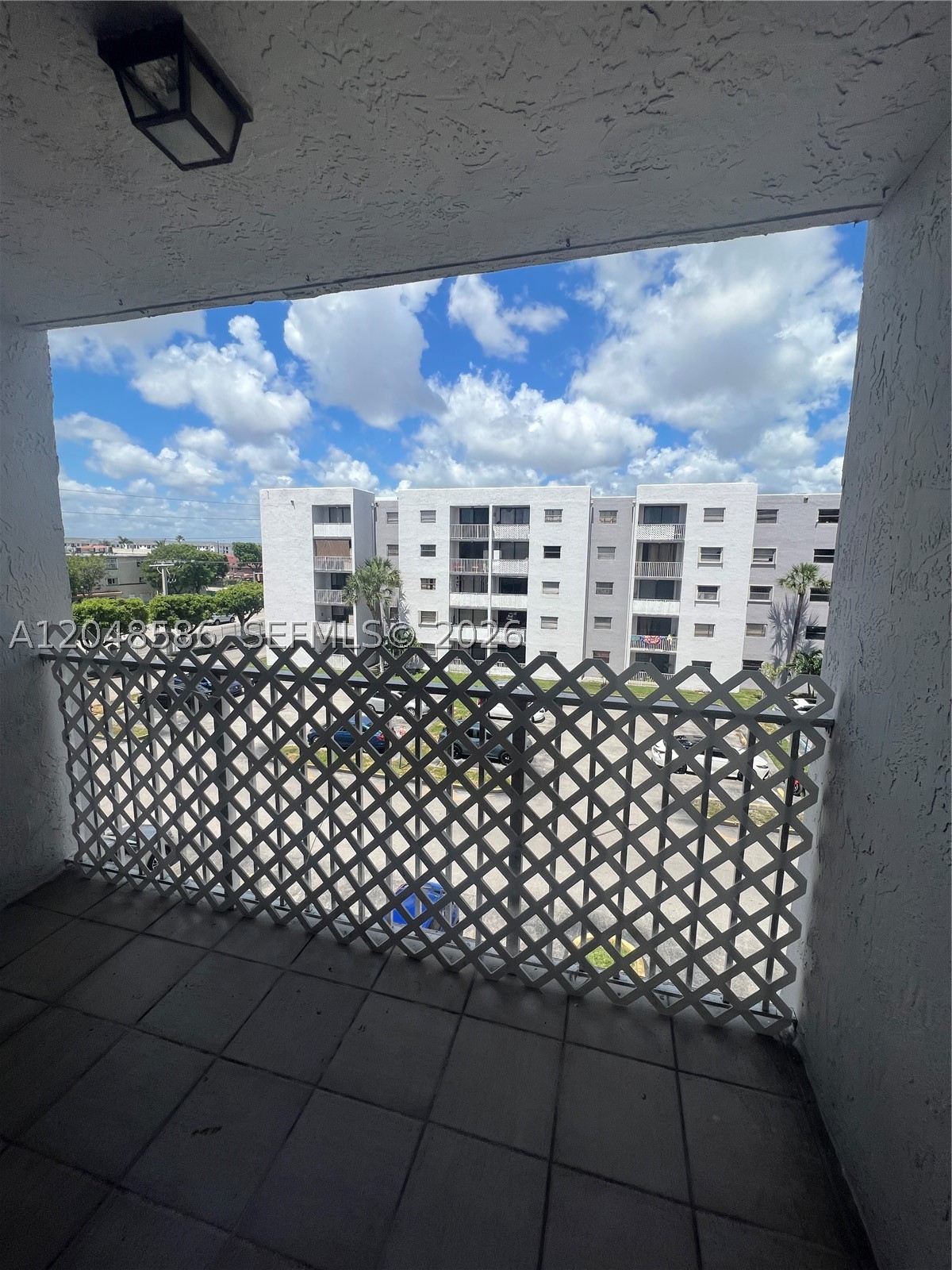 FONTAINEBLEAU GARDENS CON - Residential Lease