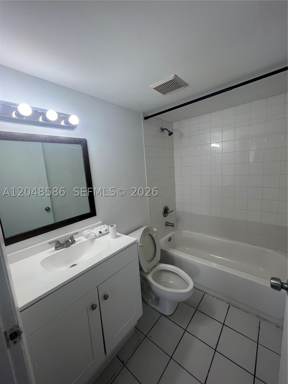 FONTAINEBLEAU GARDENS CON - Residential Lease