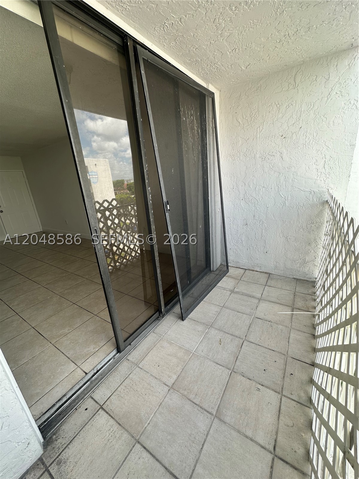 FONTAINEBLEAU GARDENS CON - Residential Lease