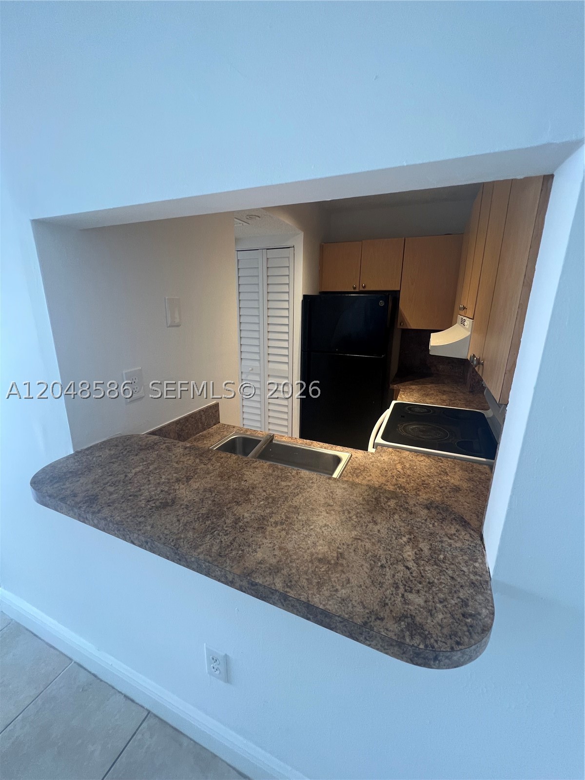 FONTAINEBLEAU GARDENS CON - Residential Lease
