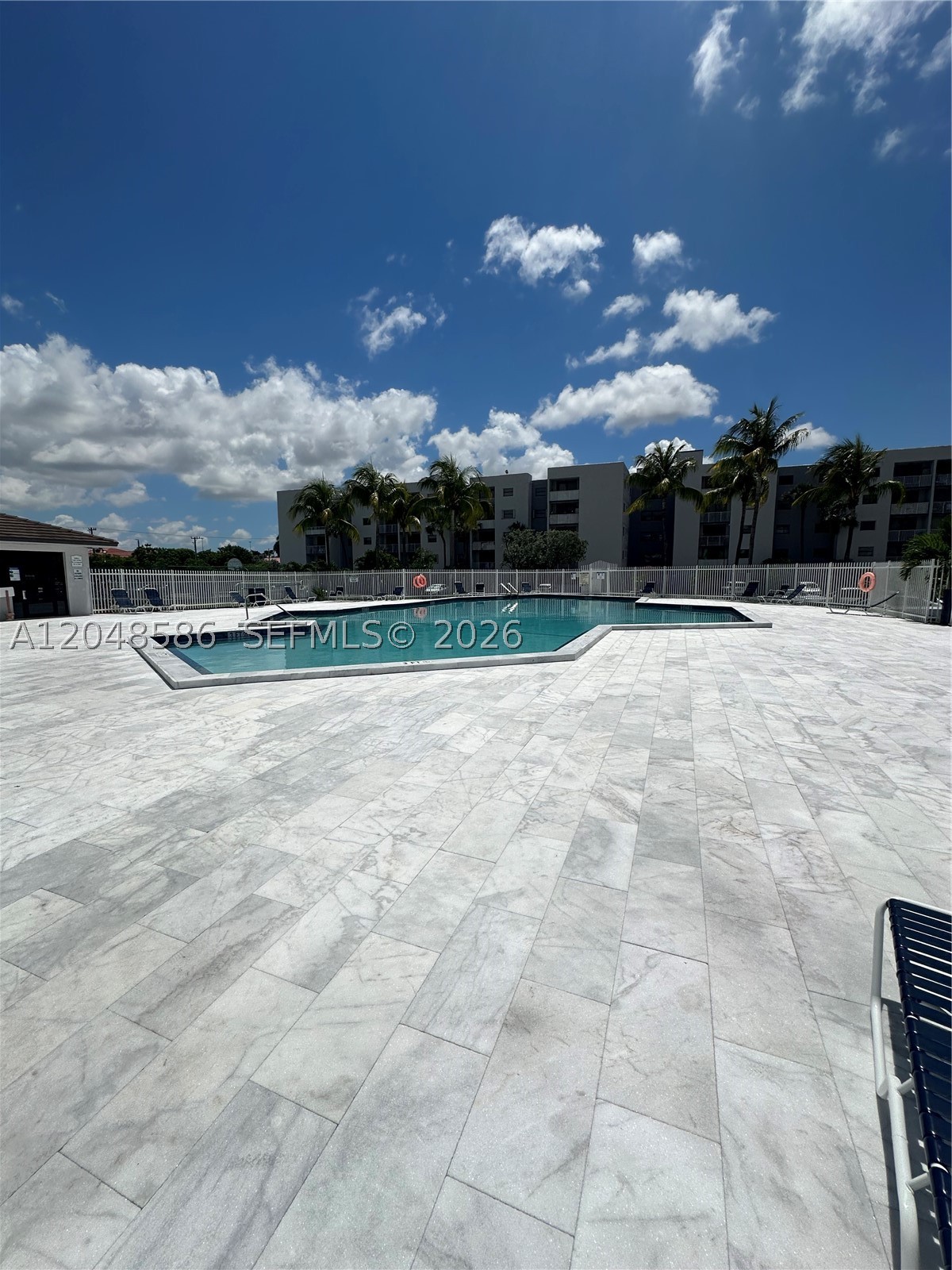 FONTAINEBLEAU GARDENS CON - Residential Lease