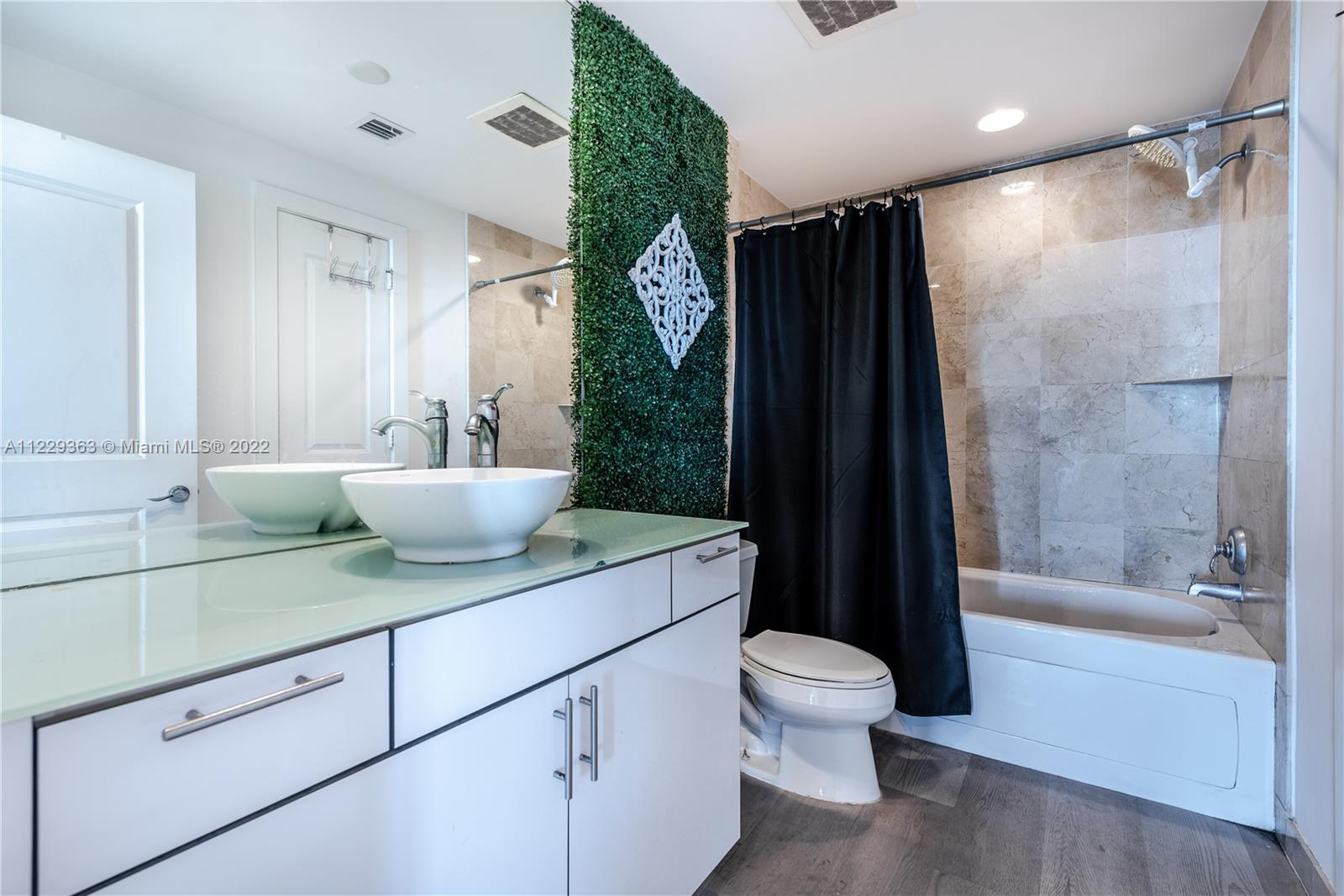 STRADA 315 CONDO - Residential
