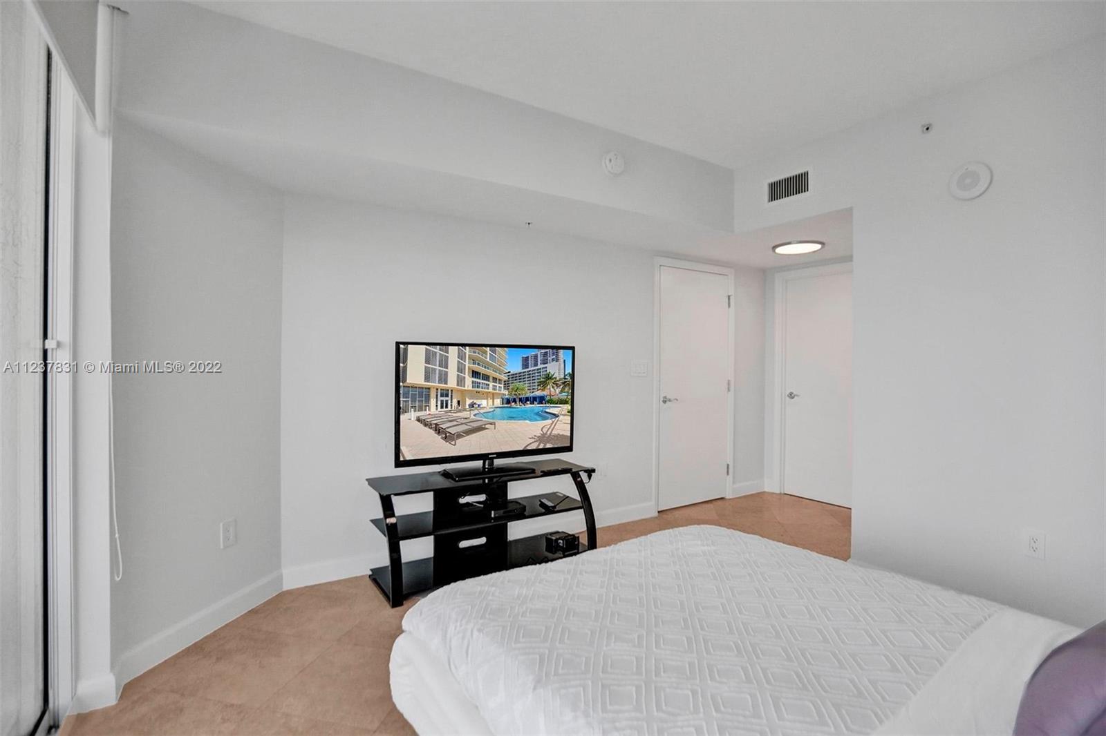 LA PERLA CONDO - Residential
