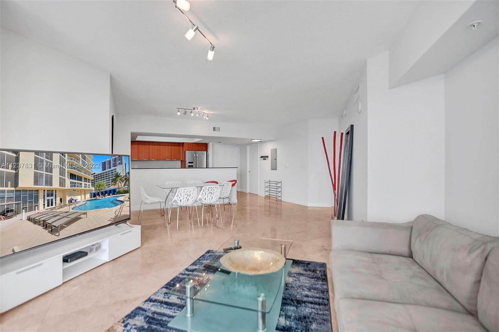 LA PERLA CONDO - Residential