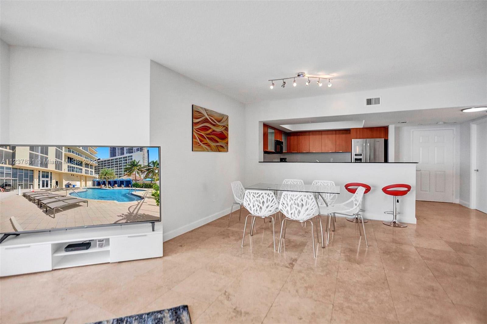 LA PERLA CONDO - Residential