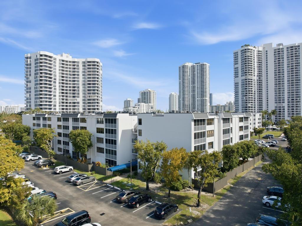 SOUTHVIEW AT AVENTURA CON - Residential