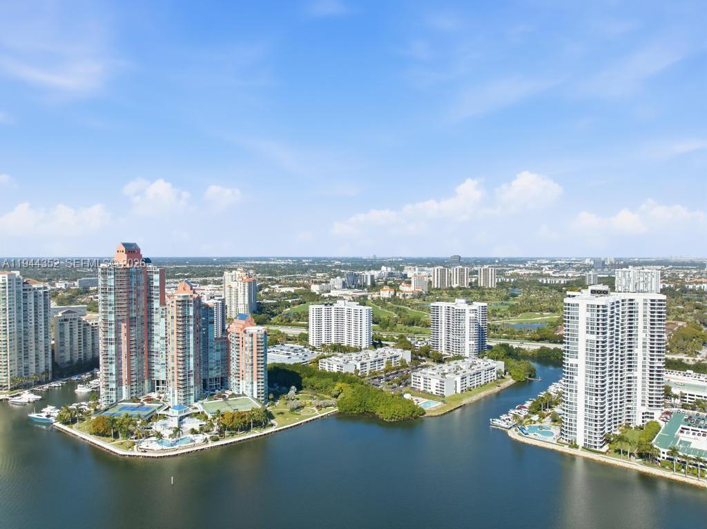 SOUTHVIEW AT AVENTURA CON - Residential