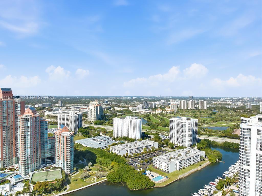 SOUTHVIEW AT AVENTURA CON - Residential