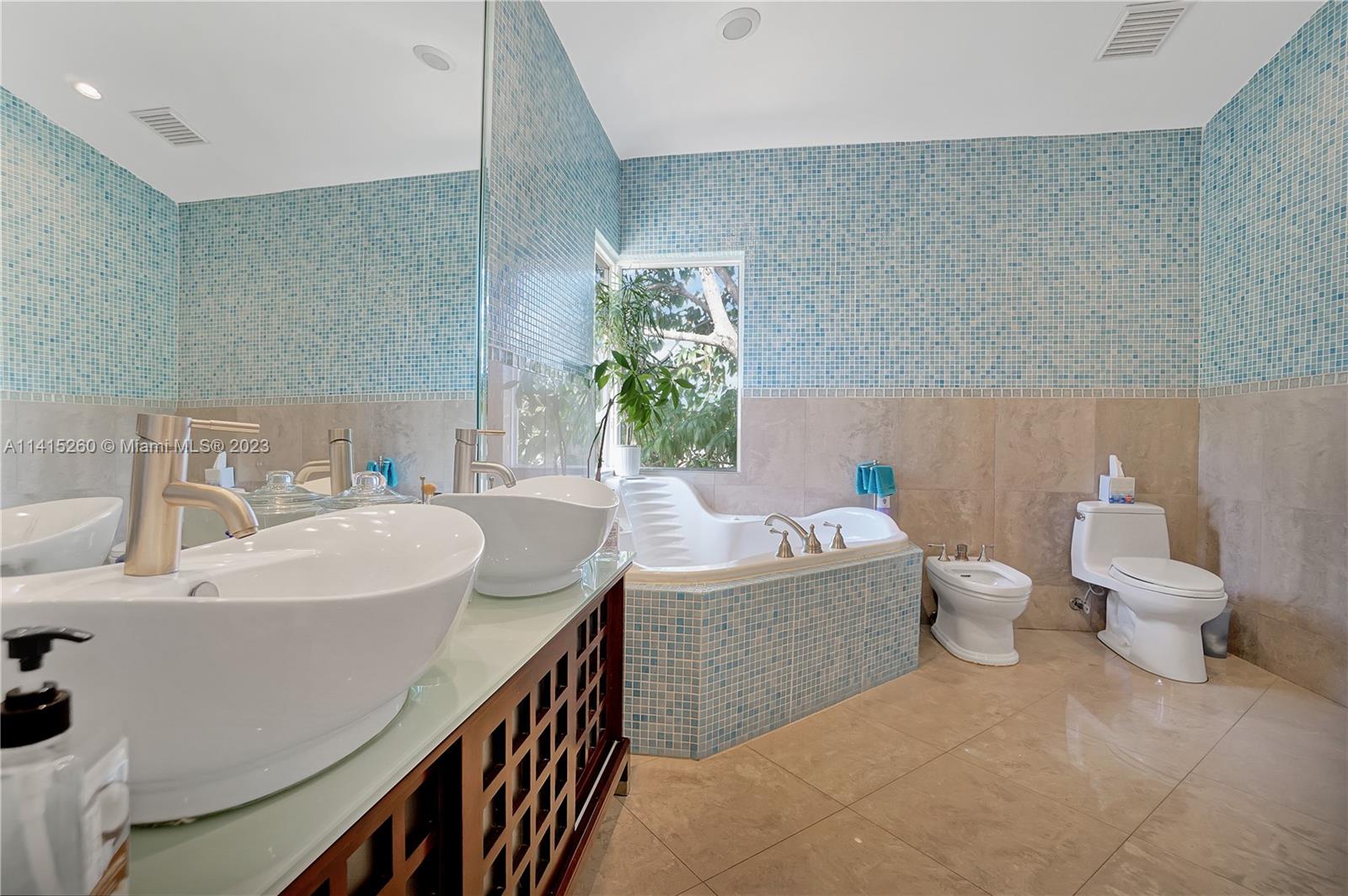 BRICKELL ESTATES - Residential