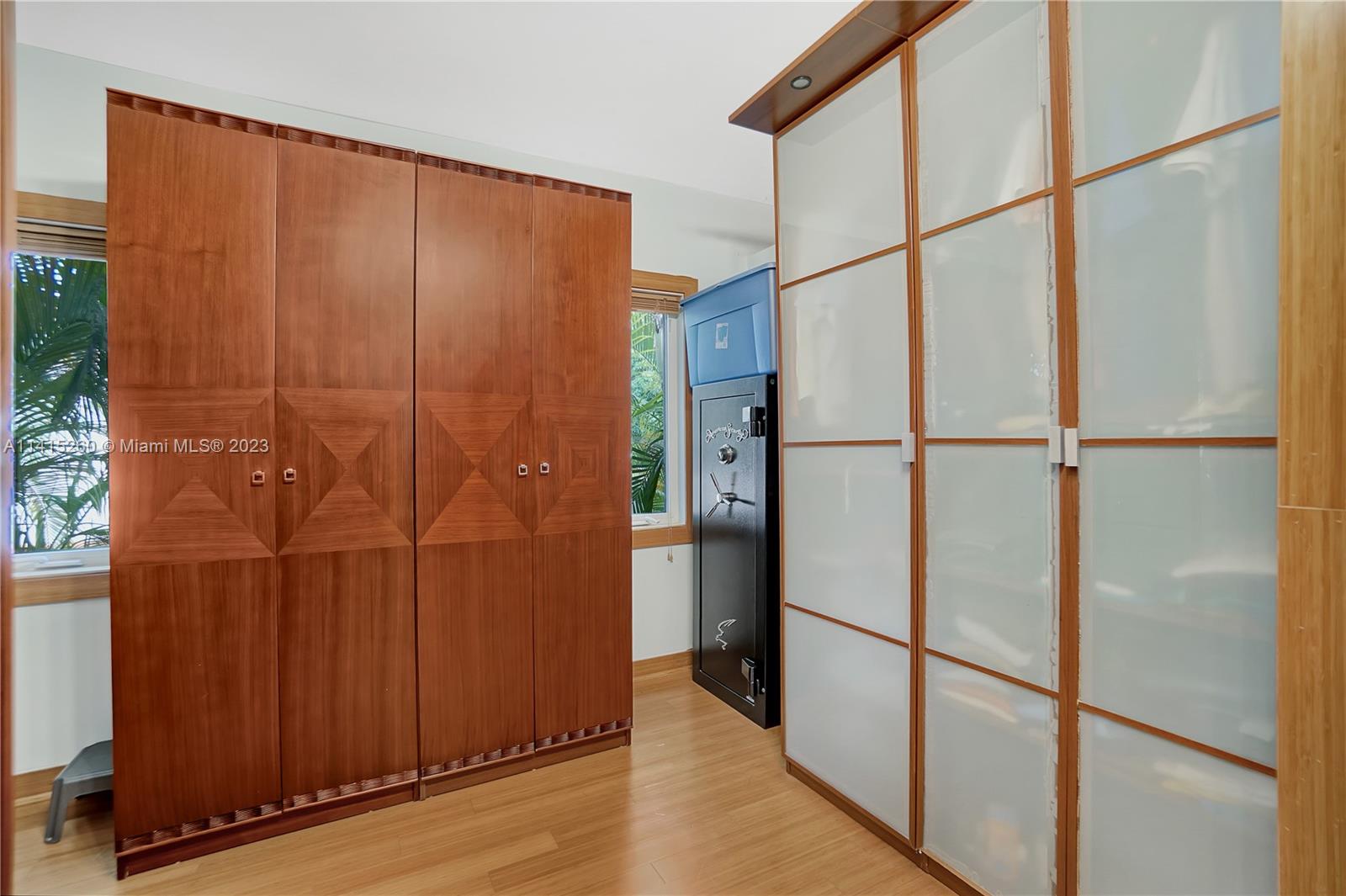 BRICKELL ESTATES - Residential