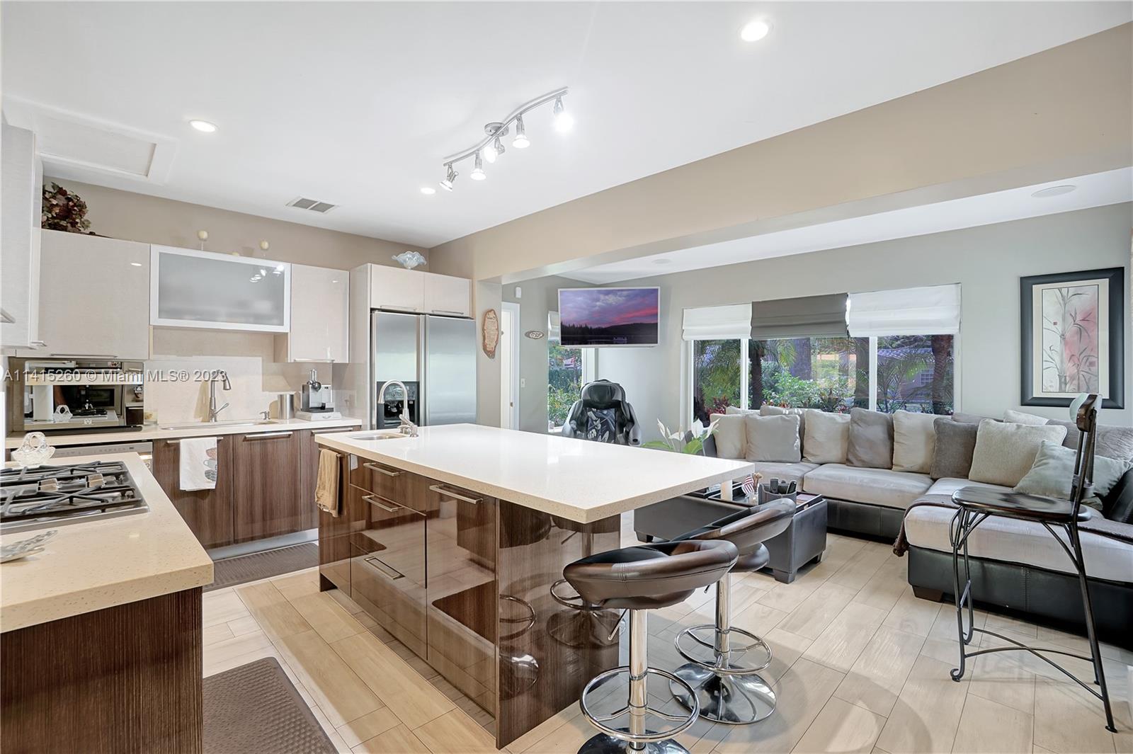 BRICKELL ESTATES - Residential