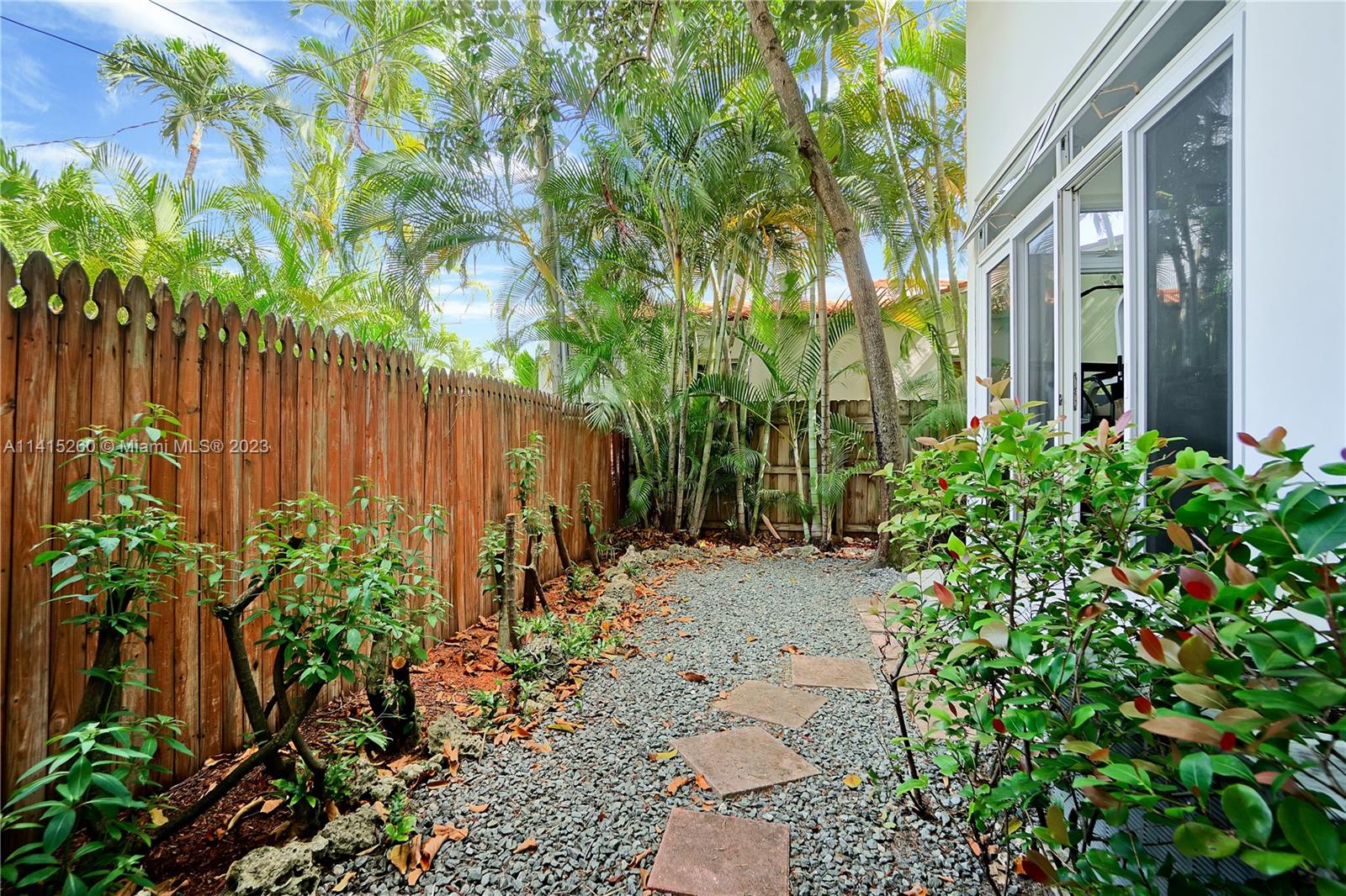 BRICKELL ESTATES - Residential