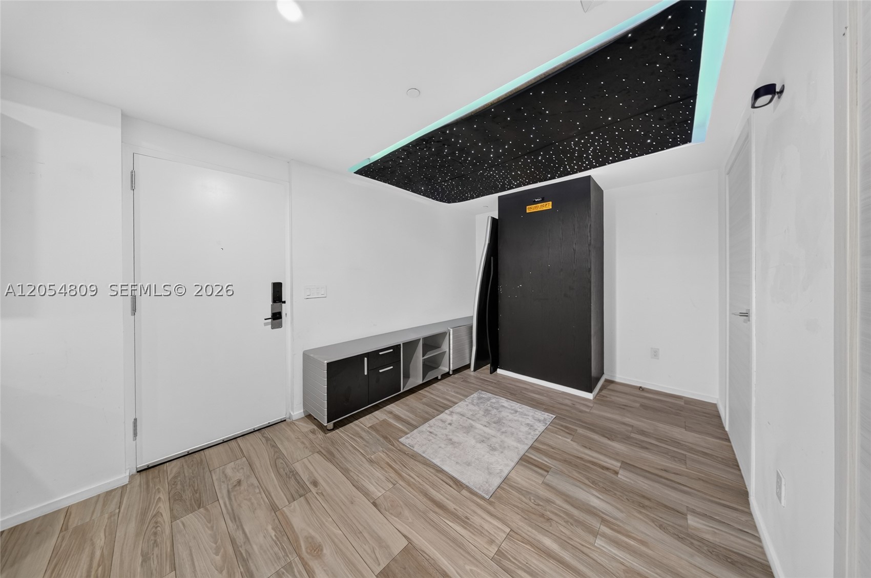 801 SMA RESIDENCES CONDO - Residential