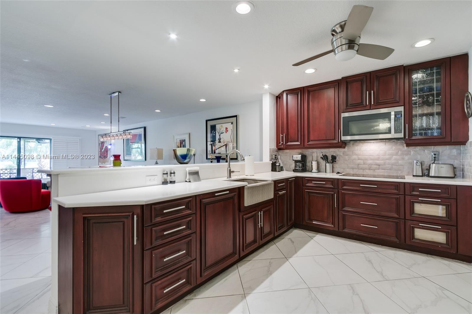 Townhouses  Emerald Hills - Residential