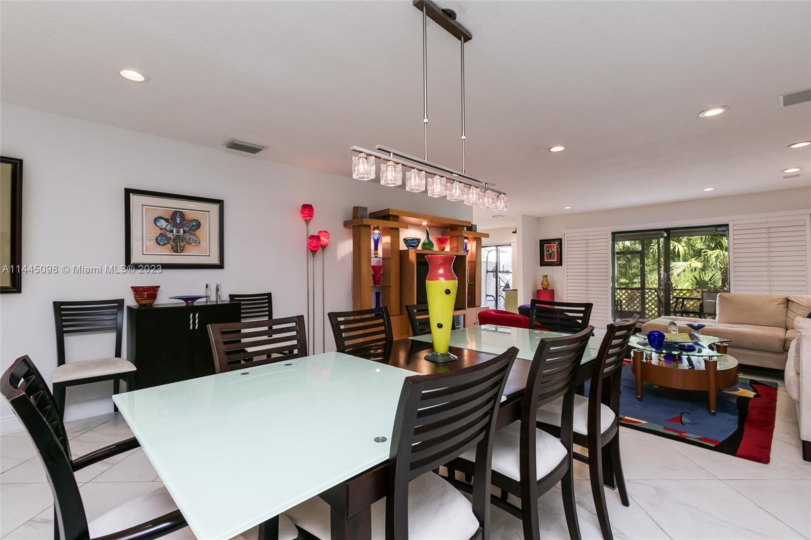 Townhouses  Emerald Hills - Residential