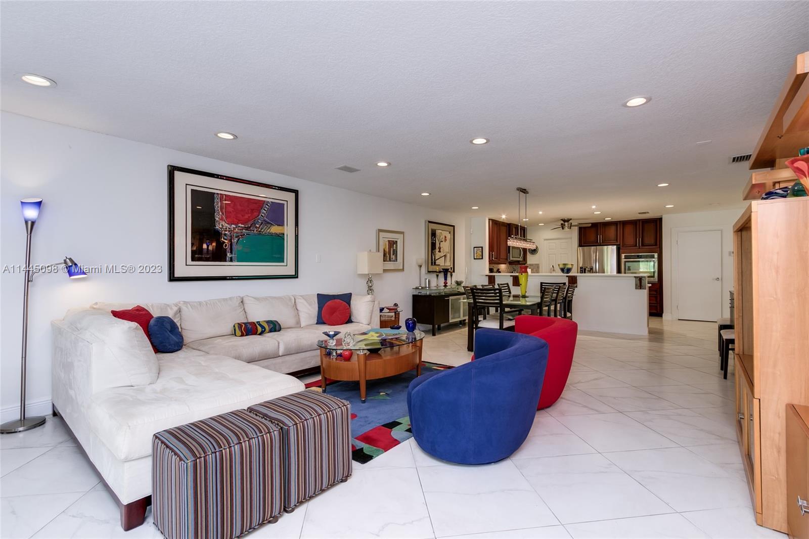 Townhouses  Emerald Hills - Residential