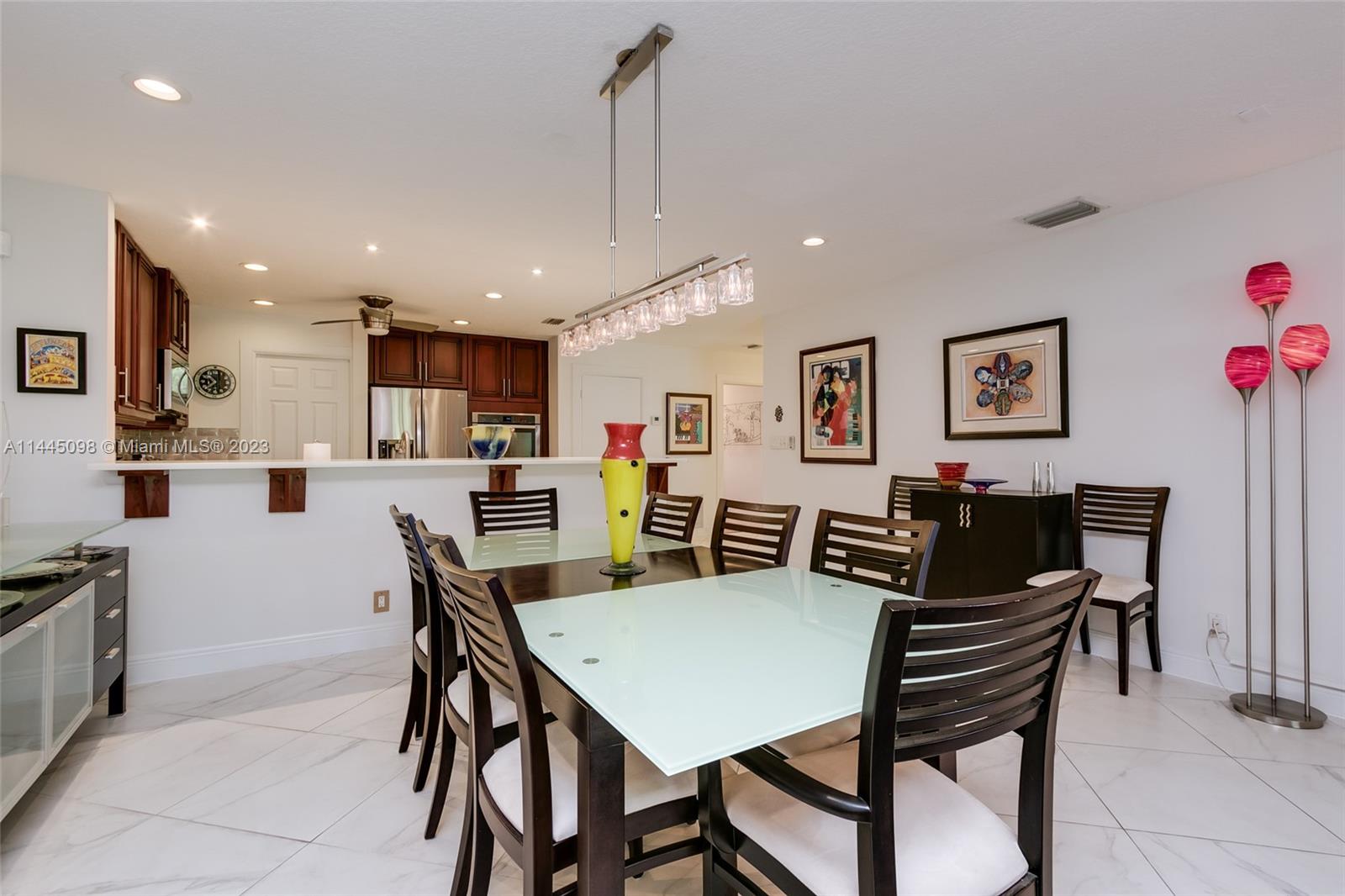 Townhouses  Emerald Hills - Residential
