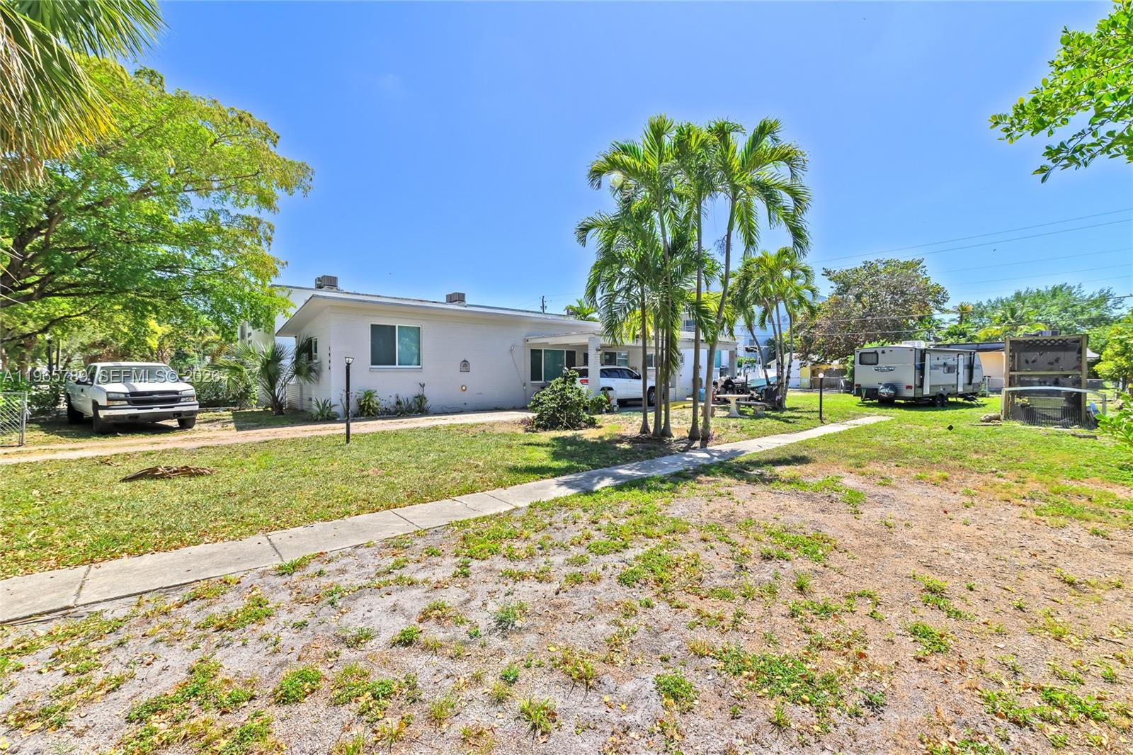 HOLLYWOOD - Residential