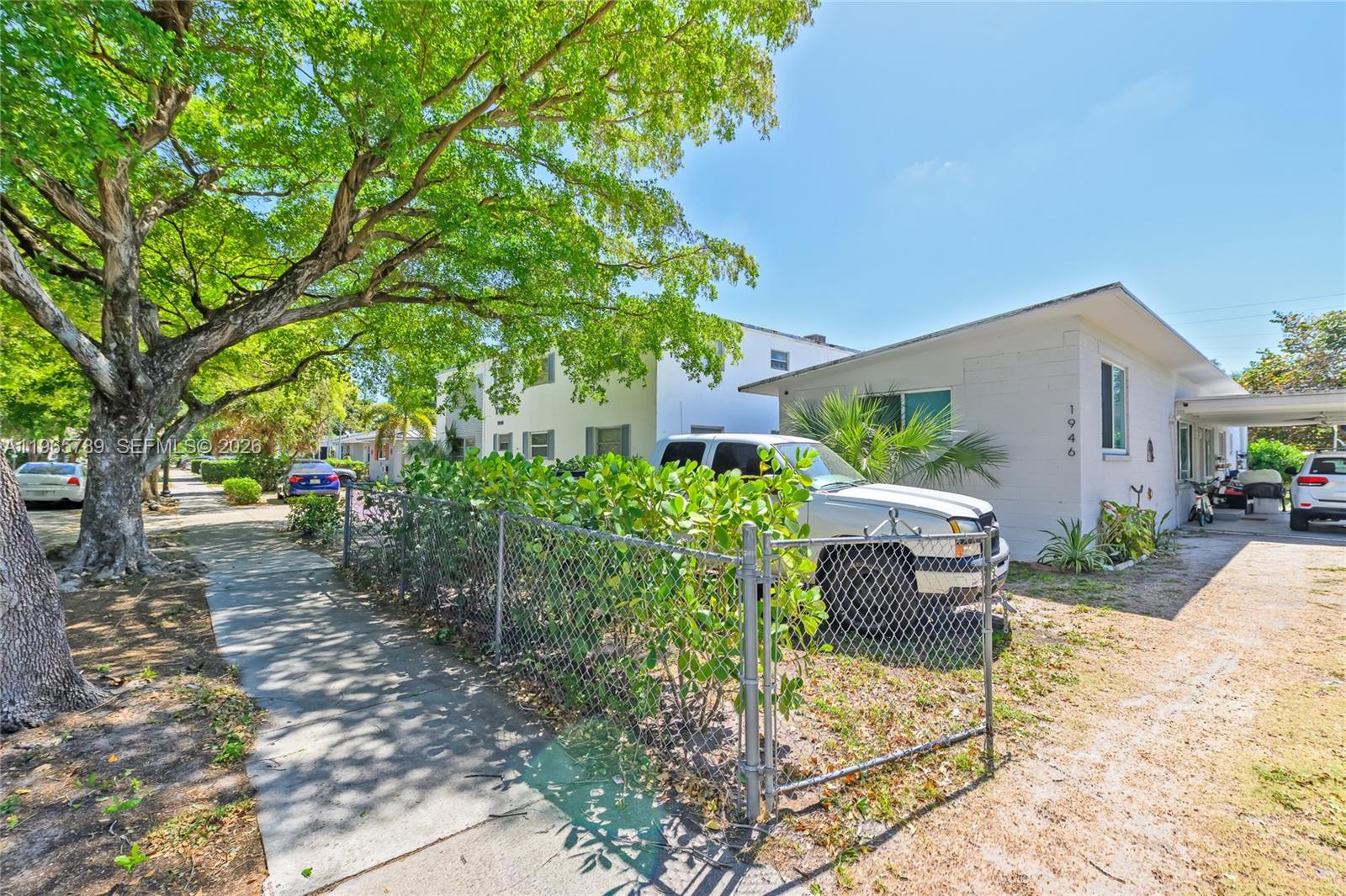 HOLLYWOOD - Residential