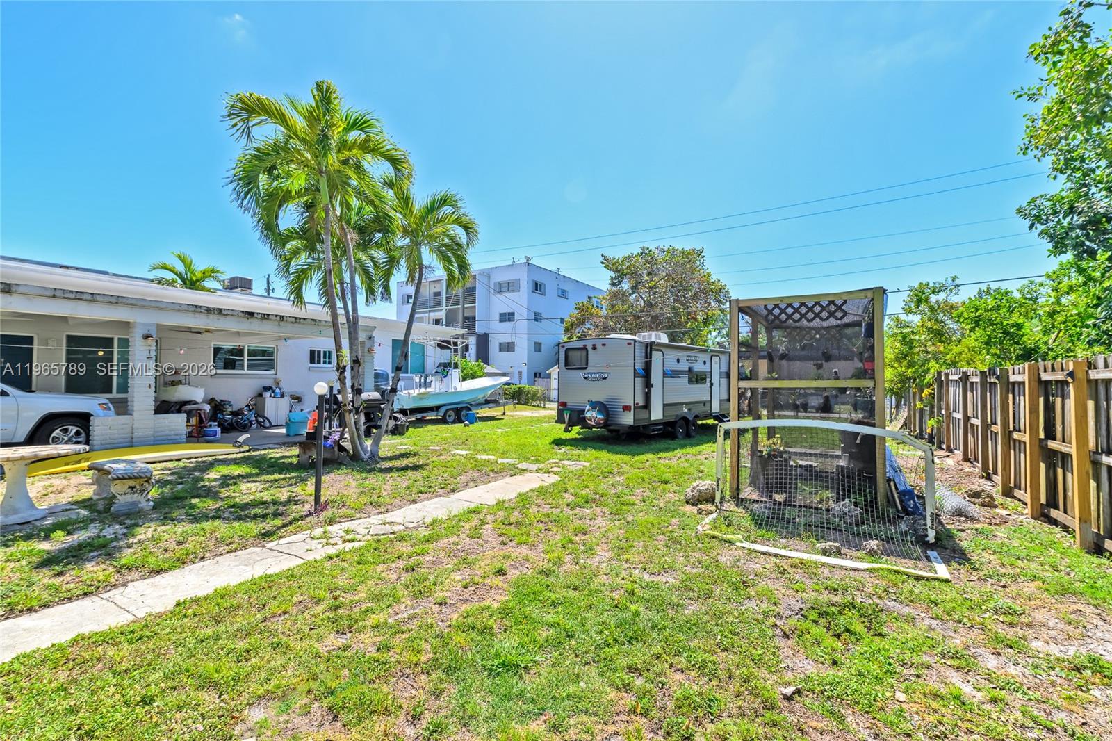 HOLLYWOOD - Residential