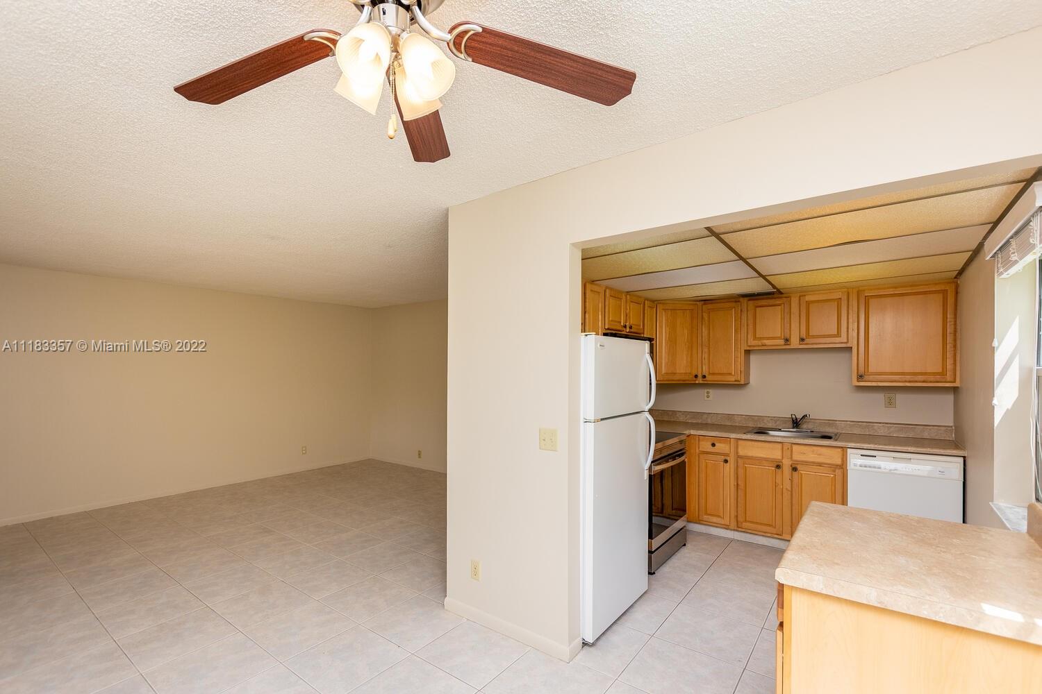 KINGS POINT BURGUNDY COND - Residential
